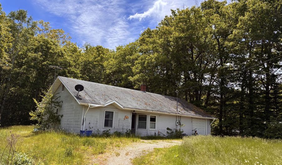 102 Augusta Rd, Belmont, ME 04952 - 2 Beds, 1 Bath