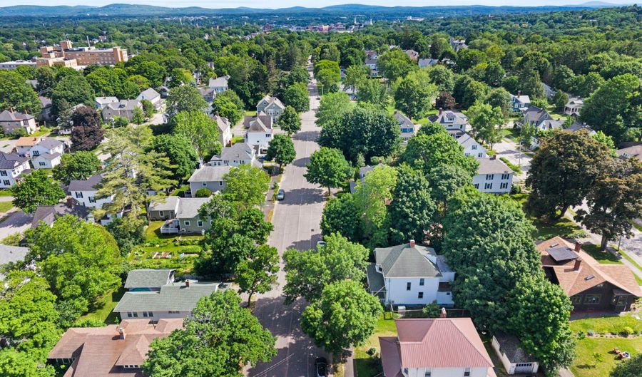 202 Norfolk St, Bangor, ME 04401 - 3 Beds, 2 Bath
