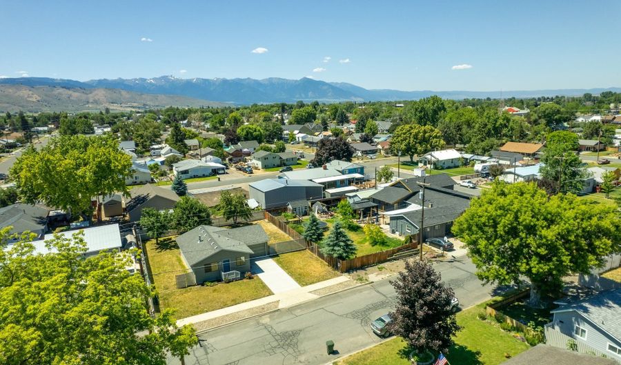 2025 PLUM St, Baker City, OR 97814 - 2 Beds, 1 Bath