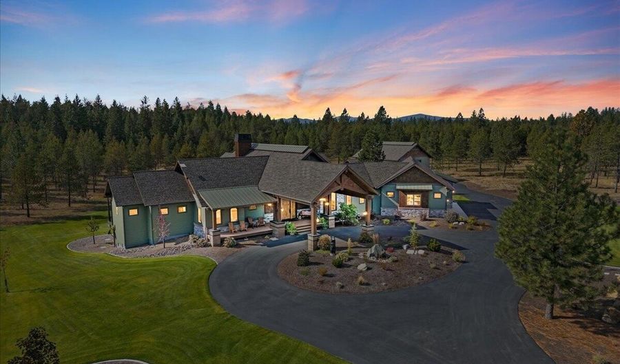 8236 E SCOUT TRAIL Rd, Athol, ID 83801 - 5 Beds, 4 Bath