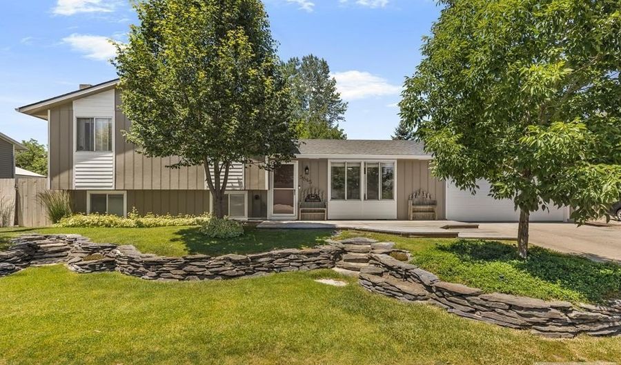 5845 Moses St, Chubbuck, ID 83202 - 4 Beds, 2 Bath