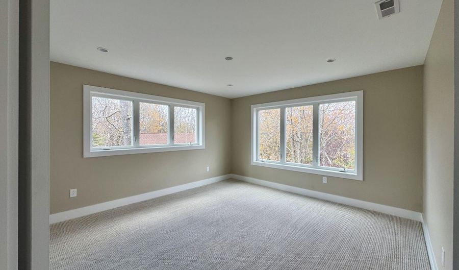 101 Lindbergh Cir, Albrightsville, PA 18210 - 6 Beds, 3 Bath