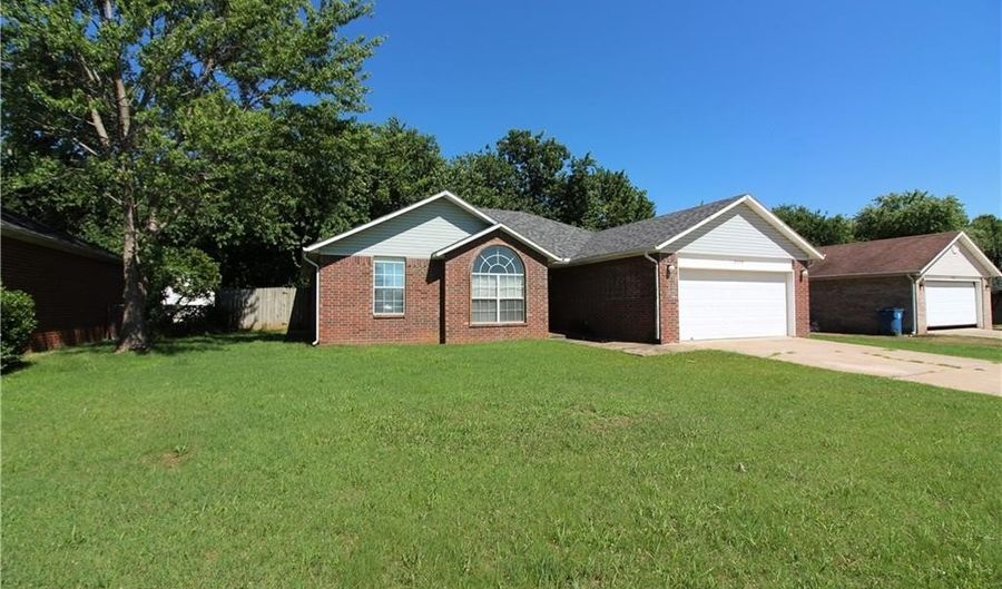 2103 S St, Bentonville, AR 72712 - 3 Beds, 2 Bath