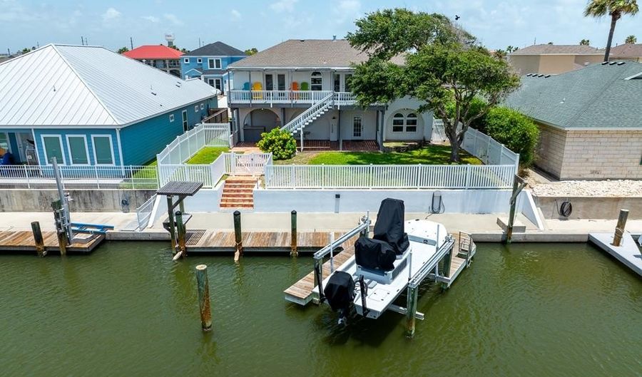 109 Tarpon Ct, Aransas Pass, TX 78336 - 4 Beds, 4 Bath