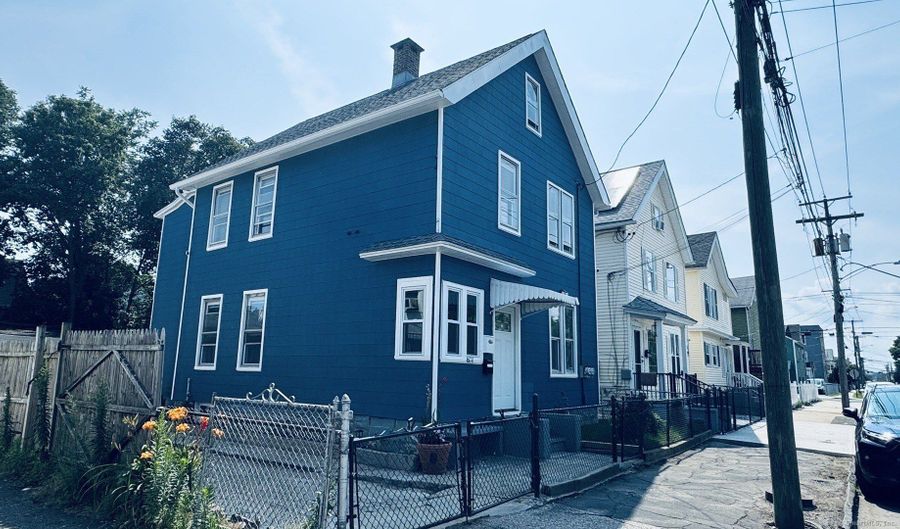 674 Ogden St 2, Bridgeport, CT 06608 - 3 Beds, 1 Bath