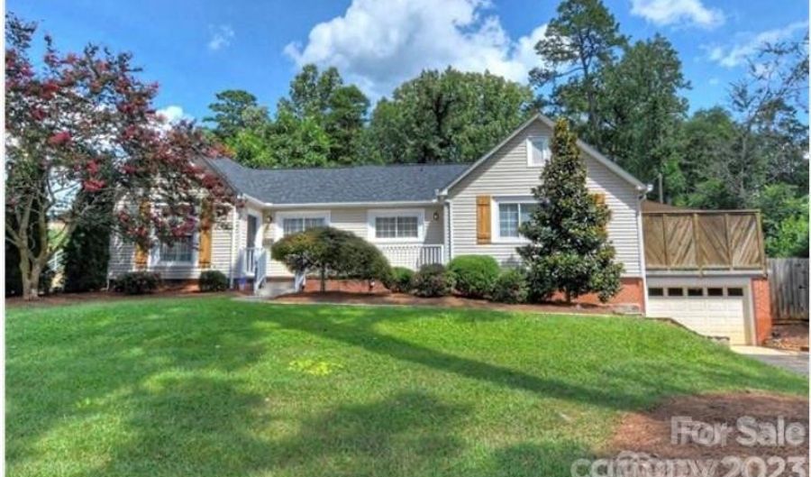 3415 Commonwealth Ave, Charlotte, NC 28205 - 3 Beds, 2 Bath