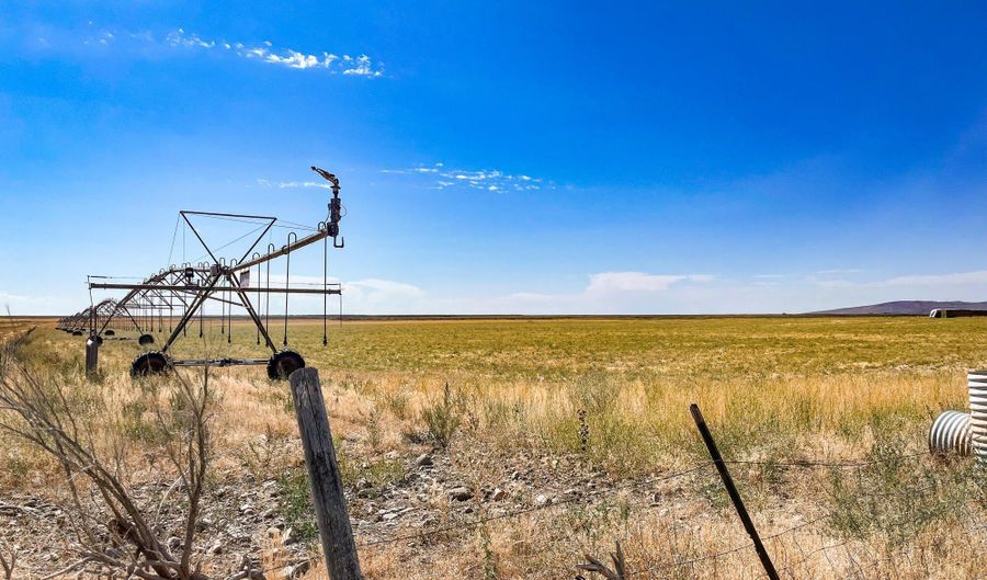 138 N LAIDLAW PARK Rd, Carey, ID 83320 - 2 Beds, 1 Bath