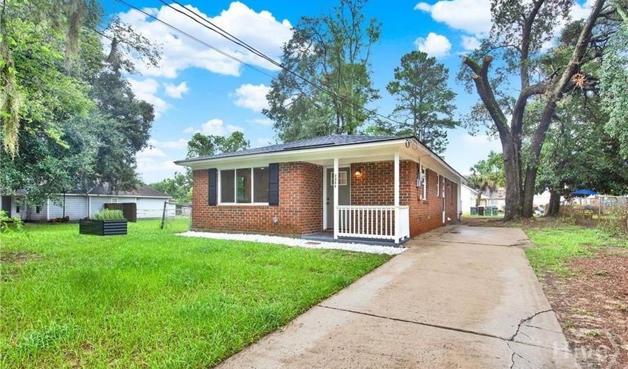 2205 Iowa St, Savannah, GA 31404 - 3 Beds, 1 Bath