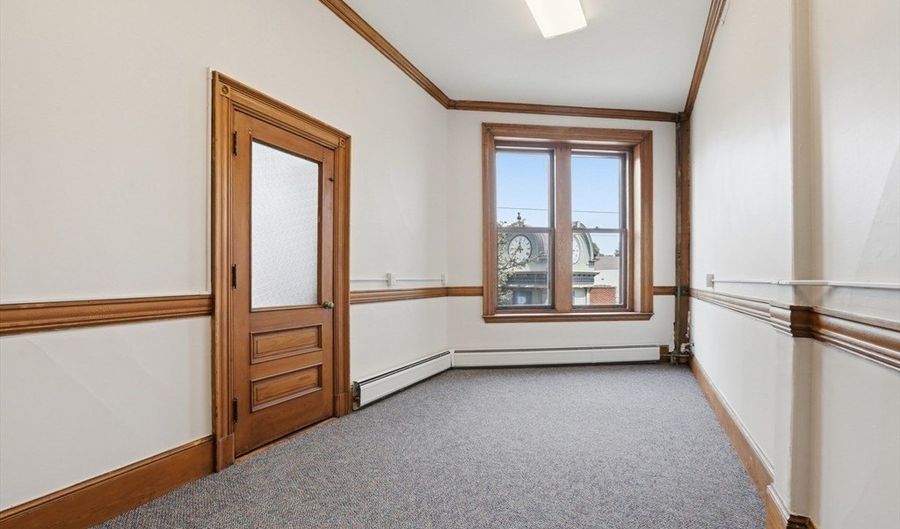 45 Main St 3, Amesbury, MA 01913 - 0 Beds, 1 Bath