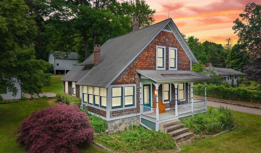 18 Cards Mill Rd, Columbia, CT 06237 - 3 Beds, 2 Bath