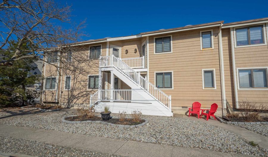 173 33rd St 3, Avalon, NJ 08202 - 3 Beds, 2 Bath