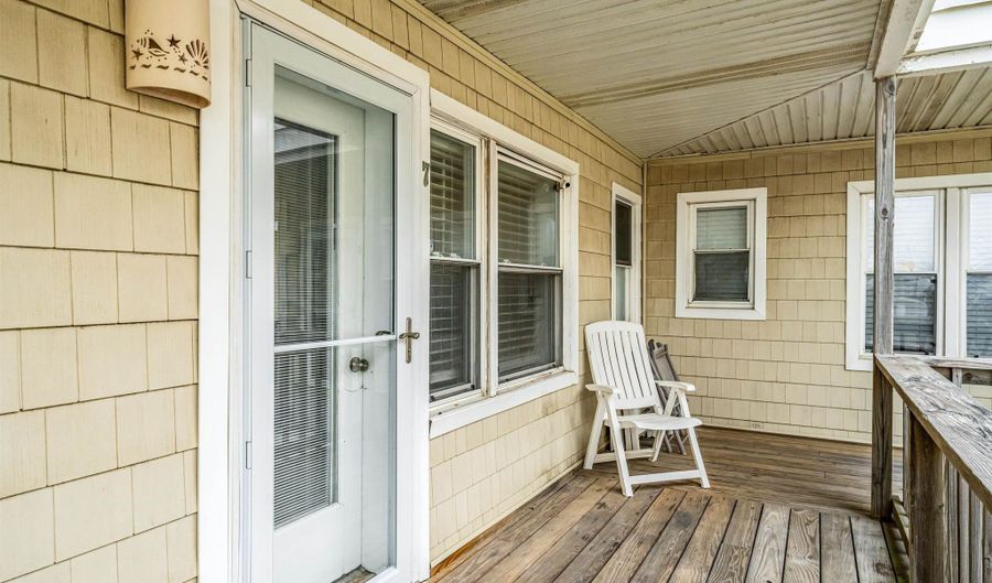 29 E 28th St, Avalon, NJ 08202 - 2 Beds, 1 Bath