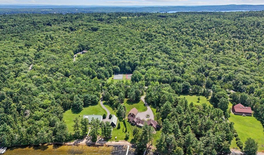 129 Loon Call Dr, Belgrade, ME 04917 - 6 Beds, 4 Bath