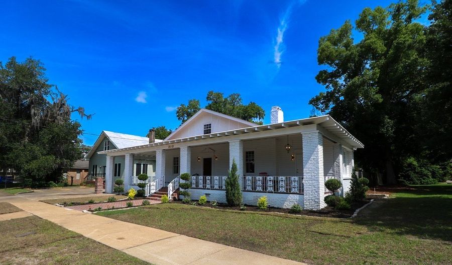310 Shotwell St, Bainbridge, GA 39819 - 4 Beds, 3 Bath