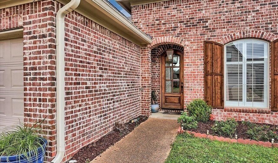 38 Savannah Cir, Brandon, MS 39047 - 4 Beds, 3 Bath
