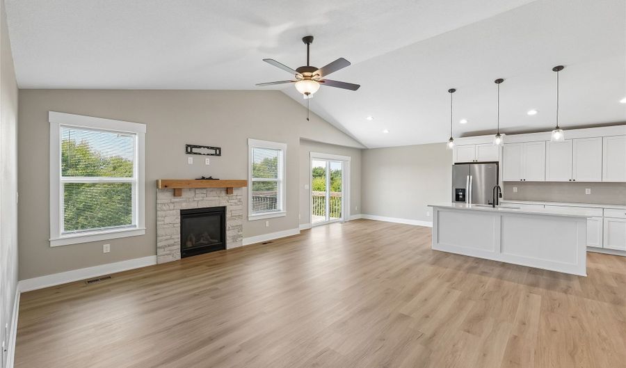 314 NE Meadow Ln, Ankeny, IA 50021 - 4 Beds, 3 Bath