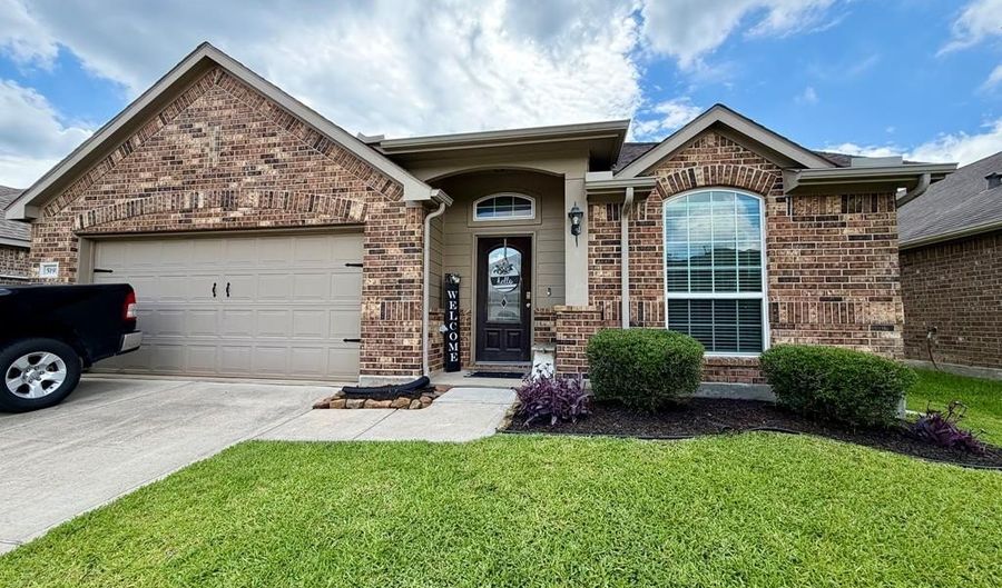 5191 DRY HOLLOW Dr, Alvin, TX 77511 - 4 Beds, 2 Bath