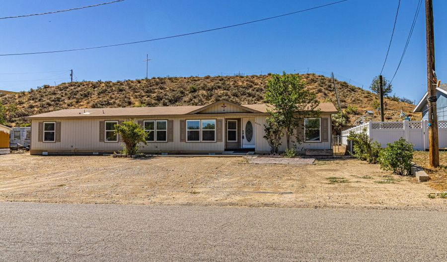 1209 MANGUM Rd, Bloomfield, NM 87413 - 4 Beds, 2 Bath