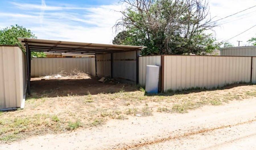 705 NW 12th St, Andrews, TX 79714 - 4 Beds, 2 Bath