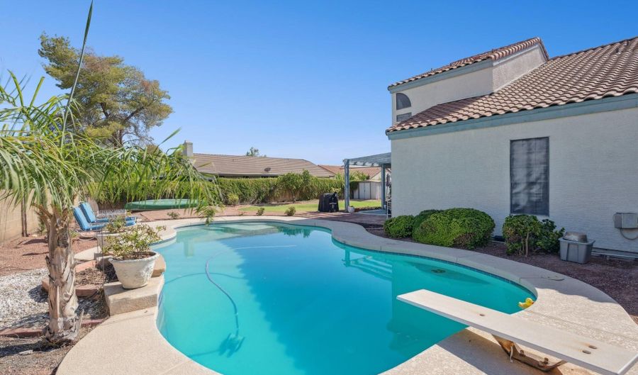 2601 W UPLAND Dr, Chandler, AZ 85224 - 4 Beds, 3 Bath