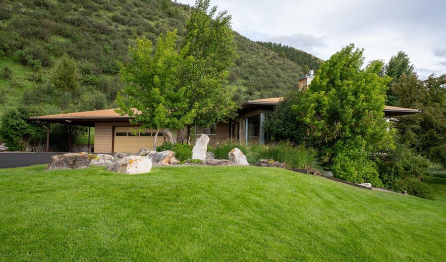 590 E 5TH Ave, Afton, WY 83110 - 5 Beds, 3 Bath