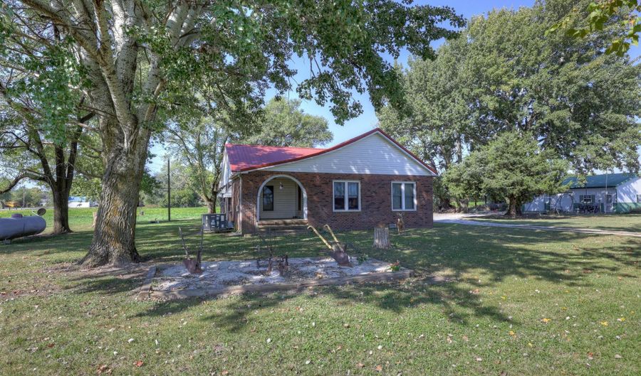 453 Stockholm St, Asbury, MO 64832 - 3 Beds, 1 Bath