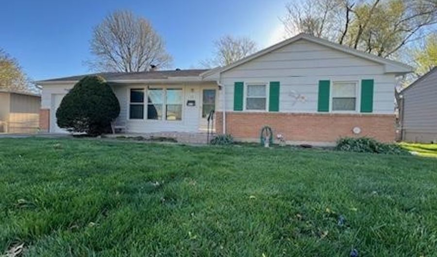 114 NW 6th St Ter, Blue Springs, MO 64014 - 3 Beds, 1 Bath