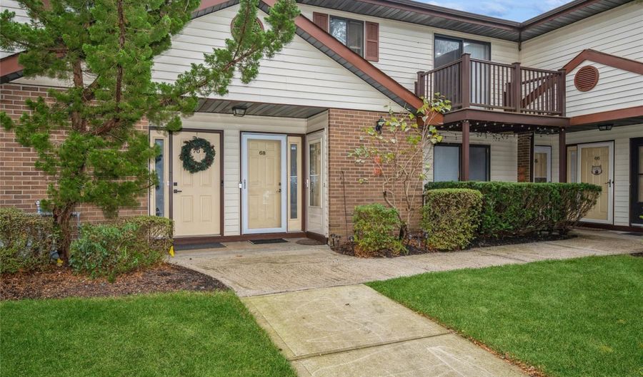 615 Broadway 68, Amityville, NY 11701 - 2 Beds, 1 Bath