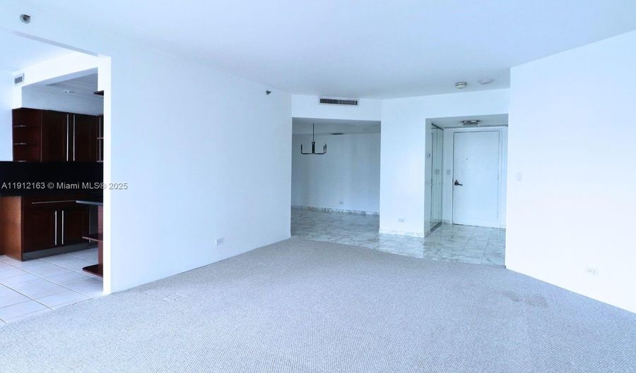 20191 E Country Club Dr 805, Aventura, FL 33180 - 2 Beds, 2 Bath