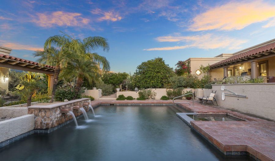 8944 E LAZYWOOD Pl, Carefree, AZ 85377 - 4 Beds, 4 Bath