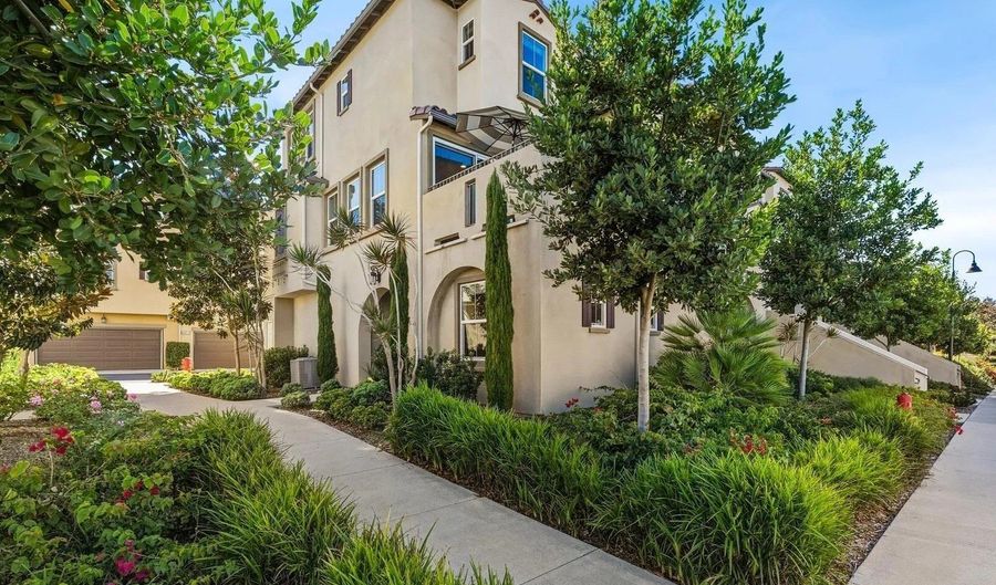 4346 Nautilus Way 6, Oceanside, CA 92056 - 4 Beds, 4 Bath