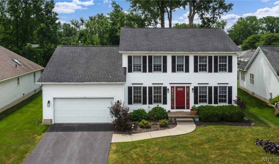 175 Crown Royal Dr, Amherst, NY 14221 - 4 Beds, 3 Bath