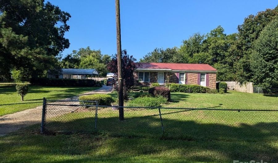 561 Craig Cir, Bennettsville, SC 29512 - 3 Beds, 1 Bath