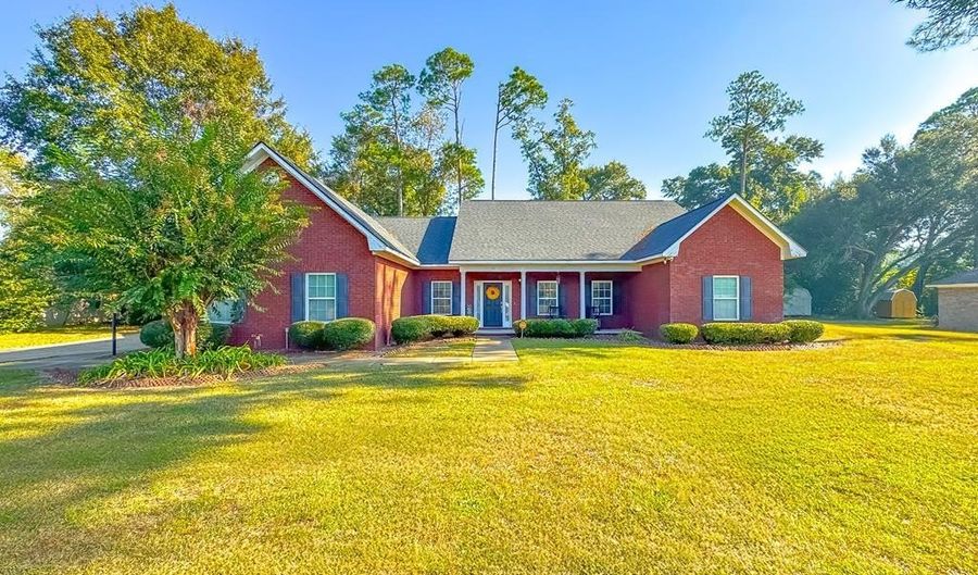 1907 Gragg St, Bainbridge, GA 39819 - 4 Beds, 3 Bath