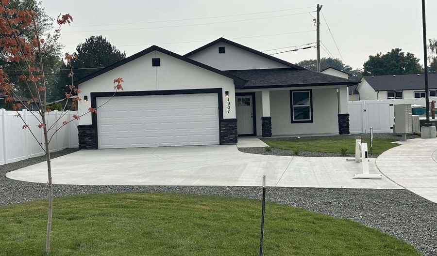1907 Oregon Ln, Caldwell, ID 83605 - 3 Beds, 2 Bath