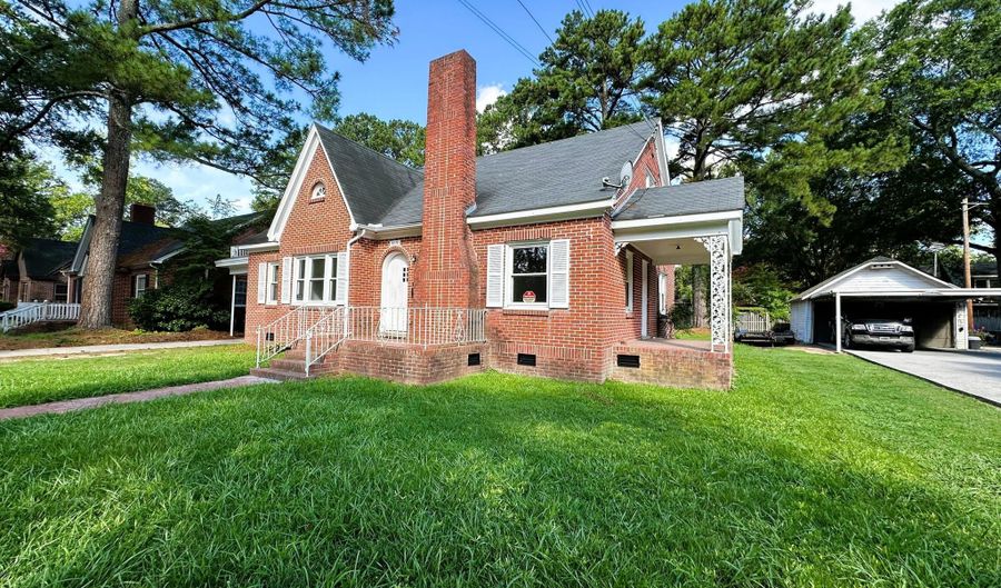 415 Academy St N, Ahoskie, NC 27910 - 4 Beds, 2 Bath