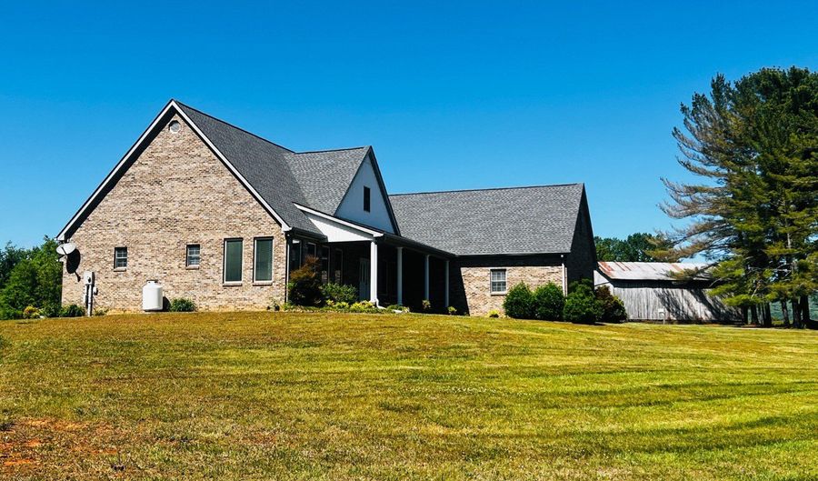 1572 Haddix Rd, Albany, KY 42602 - 3 Beds, 3 Bath