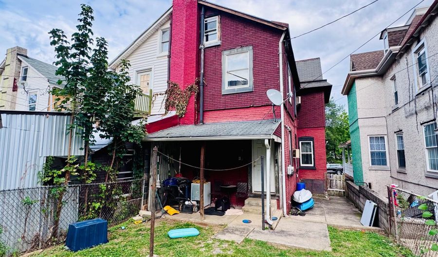 1128 N 6TH St, Reading, PA 19601 - 4 Beds, 1 Bath