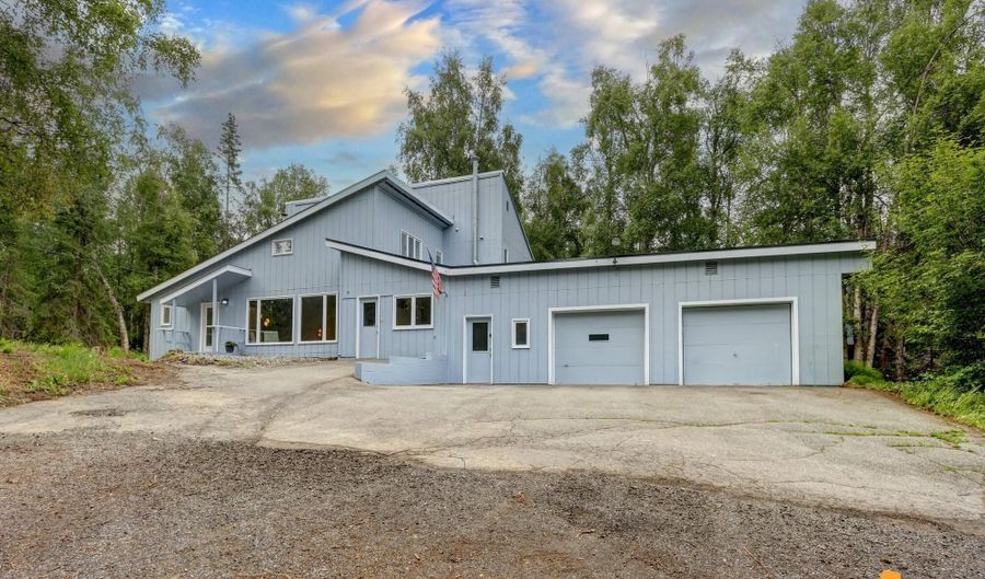 9601 Carlson Rd, Anchorage, AK 99507 - 4 Beds, 5 Bath
