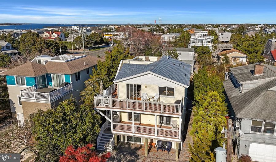 4 E 20TH St, Barnegat Light, NJ 08006 - 5 Beds, 3 Bath