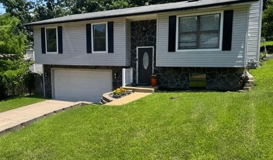 2246 Louie Dr, Arnold, MO 63010 - 3 Beds, 2 Bath