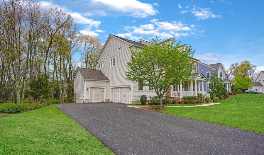 41209 SPECKLED WREN Ct, Aldie, VA 20105 - 6 Beds, 6 Bath