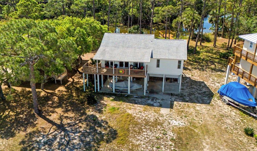 214 HARBOR Cir, Alligator Point, FL 32346 - 3 Beds, 3 Bath