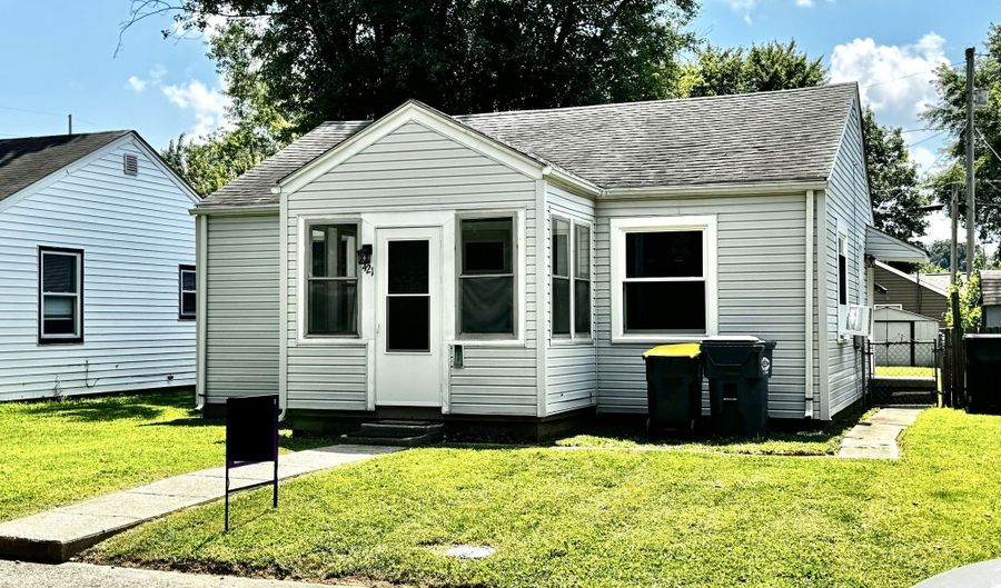 421 E 36th St, Anderson, IN 46013 - 3 Beds, 1 Bath