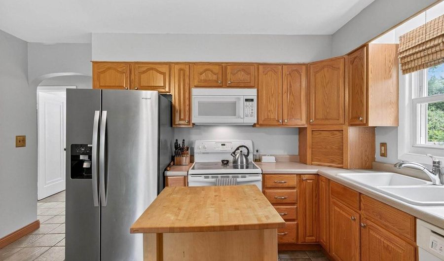 1211 10th St S, Wisconsin Rapids, WI 54494 - 2 Beds, 1 Bath