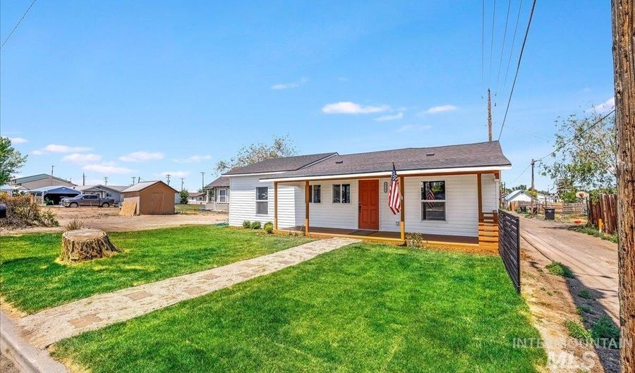 714 Walnut St, Buhl, ID 83616 - 3 Beds, 2 Bath