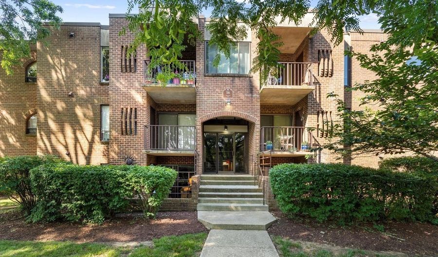 16 SILVERWOOD Cir #2, Annapolis, MD 21403 - 2 Beds, 2 Bath