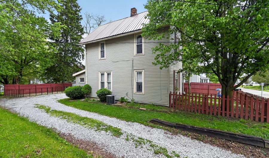402 Vine St, Ashland, OH 44805 - 3 Beds, 2 Bath
