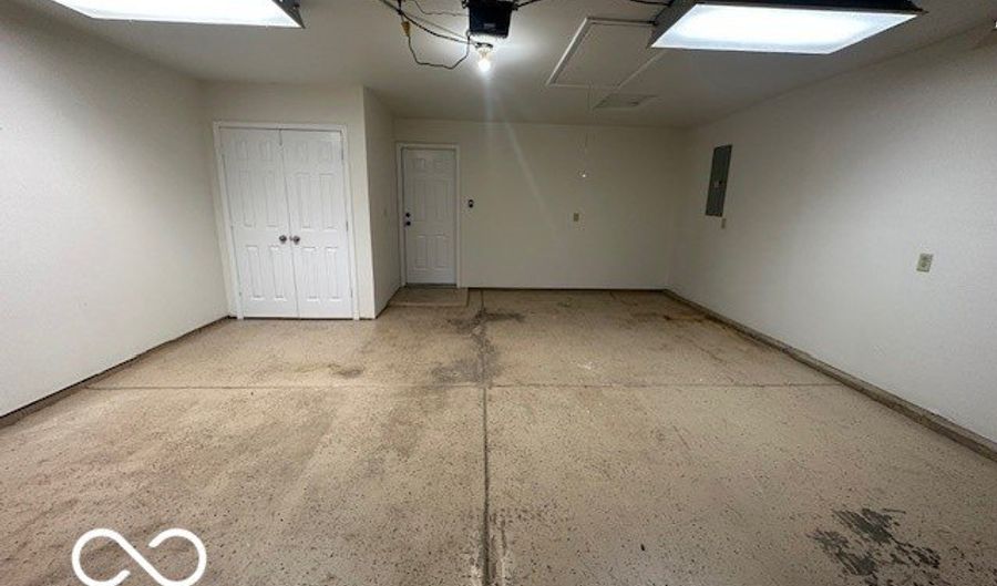 7737 Gold Coin Dr, Avon, IN 46123 - 4 Beds, 2 Bath