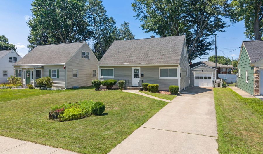 228 Davis Ave, Albany, NY 12208 - 4 Beds, 2 Bath